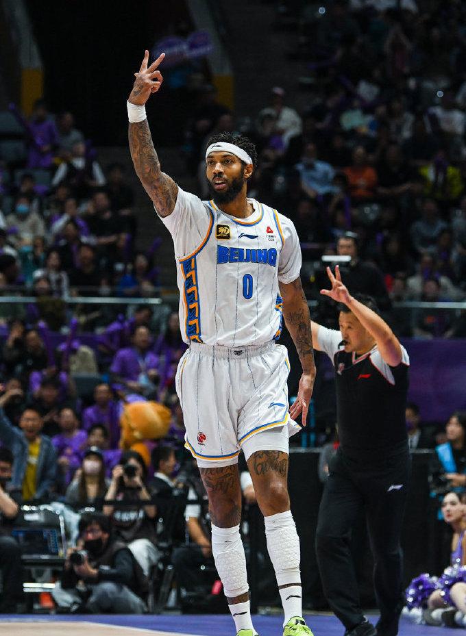 英雄联盟s15-北京首钢赛前豪取连胜；志在全明星赛名次提升；话题不断；心理建设被强调的简单介绍